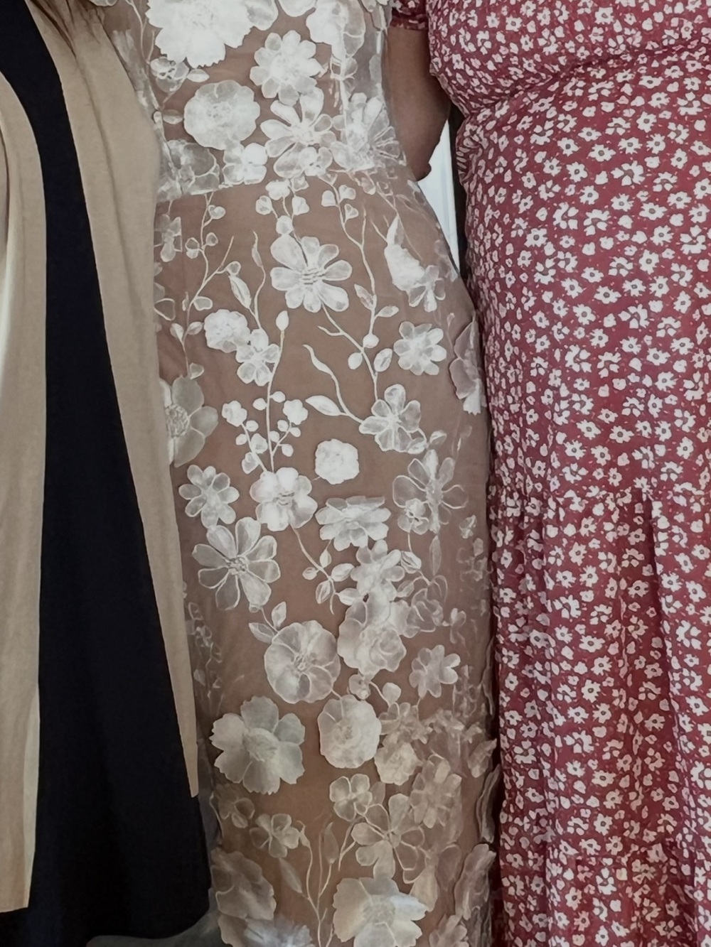 Elliatt White Floral Appliqué Strapless Midi Dress - Picture 4 of 4